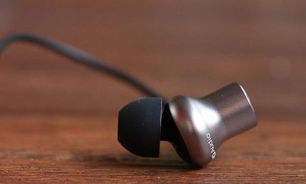 小米圈铁Pro和魅族耳机对比评测（音质、设计、价格和性能分析，帮您选择最佳耳机）
