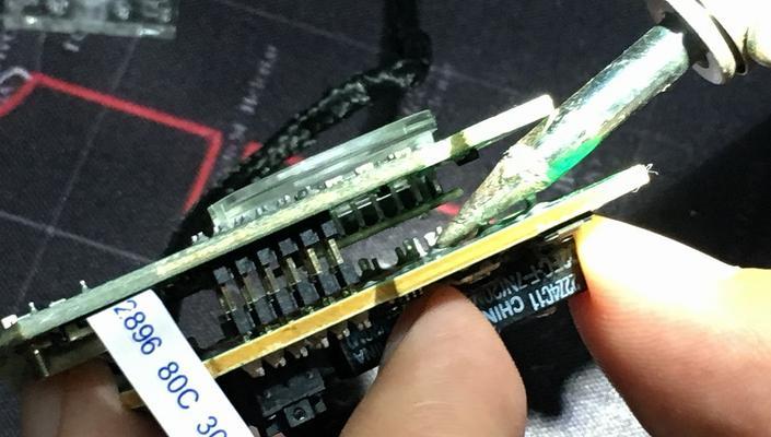 罗技G500s鼠标（一触即发的操作体验，打造出色游戏表现）