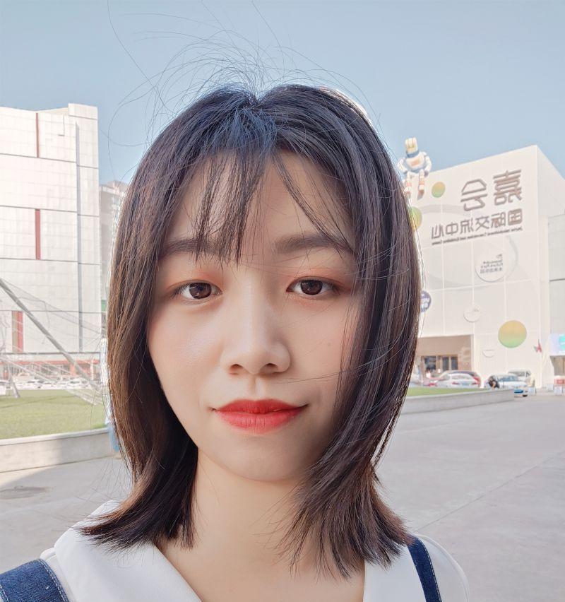 手机自拍（探索手机自拍的技巧与魅力）